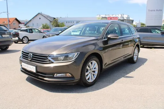 Volkswagen Passat Variant 1.6 TDi DSG *NAVIGACIJA,KAMERA* Image 1